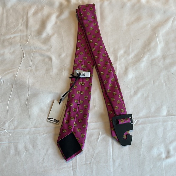$150 Moschino Bear Print Logo Silk Necktie Tie NWT - Picture 4 of 5